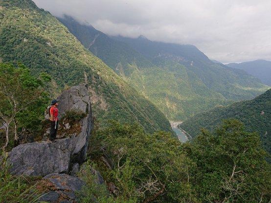縱橫山野的最佳伙伴,德國專業戶外品牌TATONKA塔通卡戶外背包實測