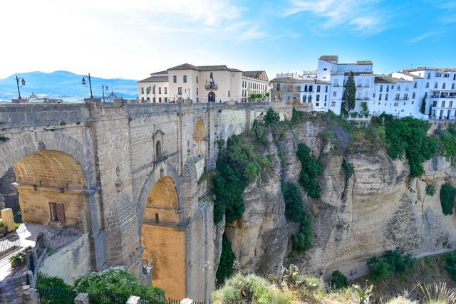發(fā)現(xiàn)一個不一樣的西班牙,白色山城懸崖小鎮(zhèn)龍達Ronda自由行