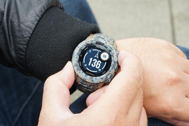 Garmin佳明Instinct Tactical腕表開箱及簡單評測