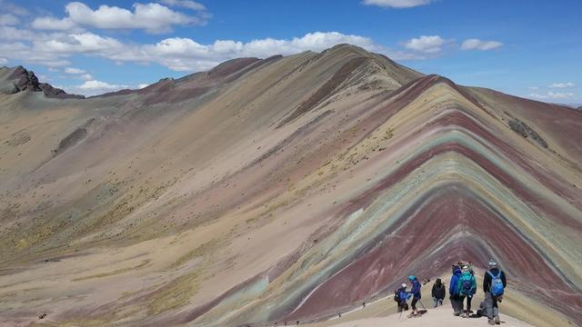 秘魯的彩虹山,這才是你看到的彩虹山真相