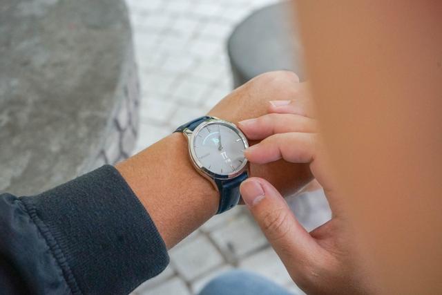 Garmin全新vívomove智能運動手表開箱實測,智能手表本該如此