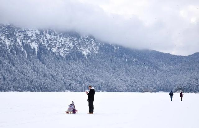 楚格峰游玩實用攻略,帶你探秘德國第一高峰的冰雪世界