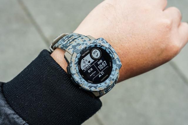 Garmin佳明Instinct Tactical腕表開箱及簡單評測