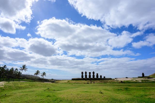 一座鮮活的露天博物館,智利復活節島探索巨大石雕的秘密