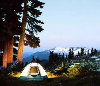 秋冬季寒夜露營(yíng),裹在睡袋里如何睡的更暖一點(diǎn)?