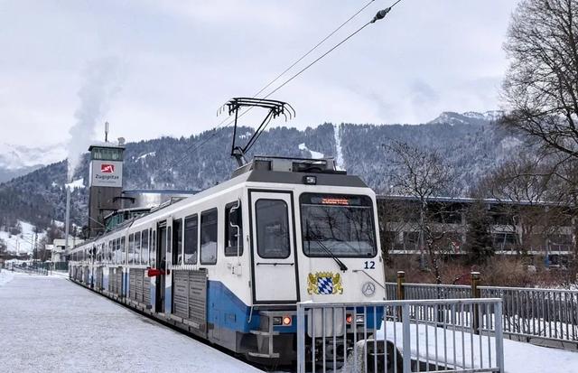 楚格峰游玩實用攻略,帶你探秘德國第一高峰的冰雪世界