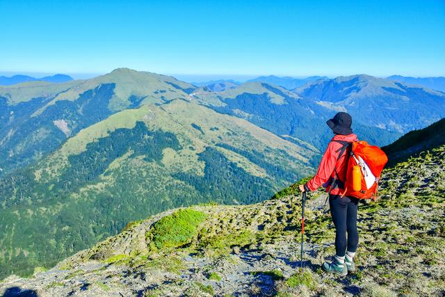 Black Diamond黑鉆輕量軟殼外套實測,四季都能穿的一件軟殼衣