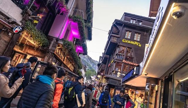 瑞士采爾馬特自由行,阿爾卑斯山下的童話(huà)小鎮(zhèn)