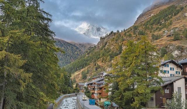 瑞士采爾馬特自由行,阿爾卑斯山下的童話(huà)小鎮(zhèn)