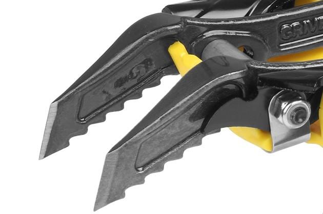 有關爬雪山的戶外裝備挑選,冰爪和冰鎬的正確使用方式