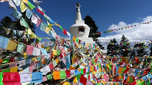 洛克線四川木里亞丁徒步穿越,一生必走的徒步路線