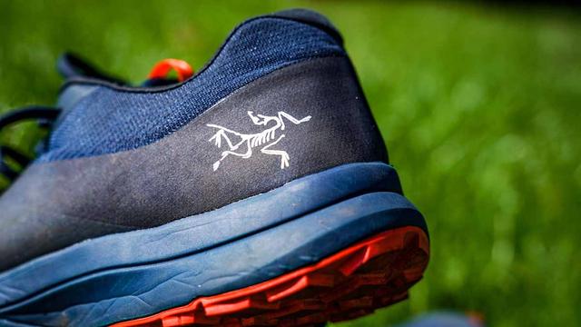 最怕買戶外裝備買到假貨,4招分辨真假始祖鳥