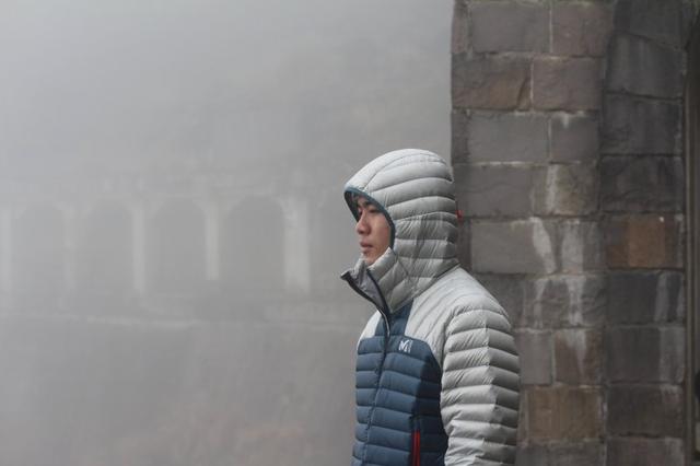 大雨與低溫的考驗,MILLET覓樂羽絨服保暖外套實測