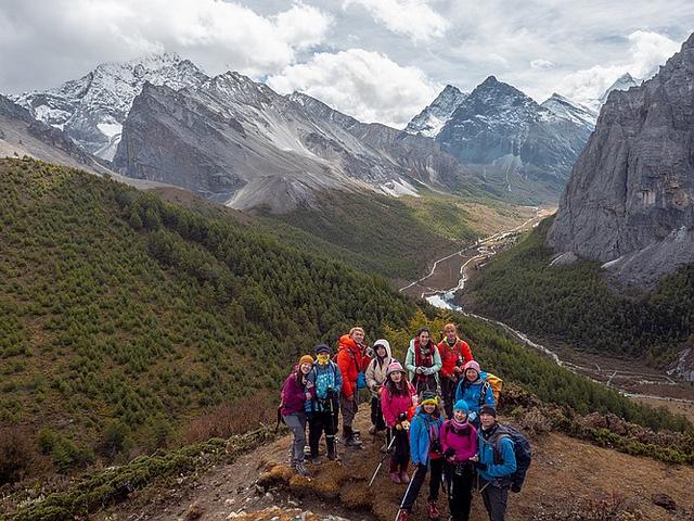 洛克線四川木里亞丁徒步穿越,一生必走的徒步路線