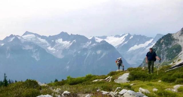 戶外背包什么牌子好,值得購買的戶外背包推薦