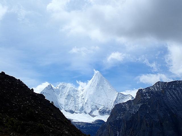 洛克線四川木里亞丁徒步穿越,一生必走的徒步路線