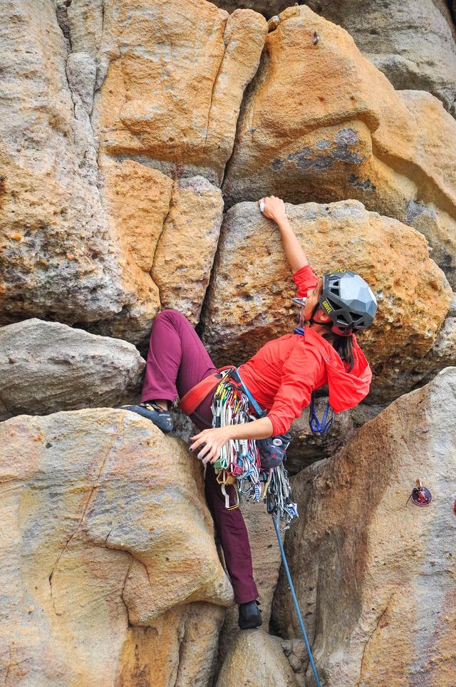 Black Diamond黑鉆輕量軟殼外套實測,四季都能穿的一件軟殼衣