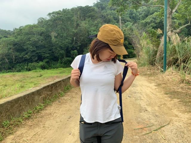 四個(gè)戶外品牌裝備實(shí)測(cè),速干T恤、速干褲、羊毛襪和保溫瓶