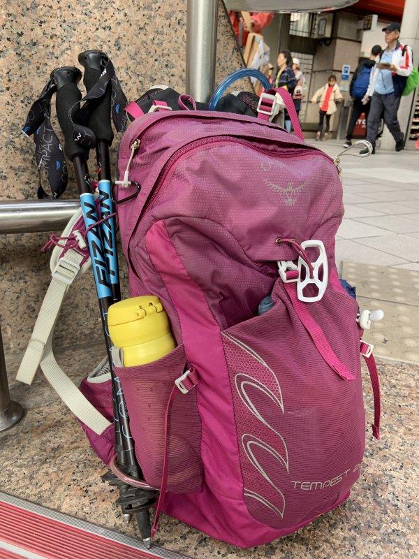 我用過的這款登山杖,FIZAN超輕三節式登山杖實測