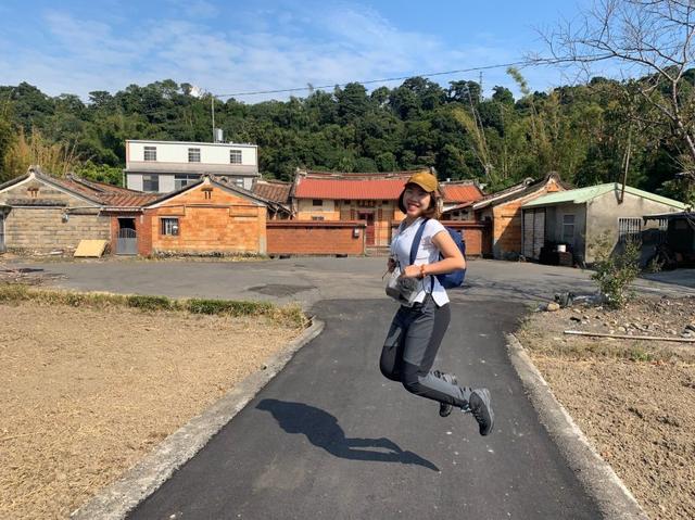 四個(gè)戶外品牌裝備實(shí)測(cè),速干T恤、速干褲、羊毛襪和保溫瓶