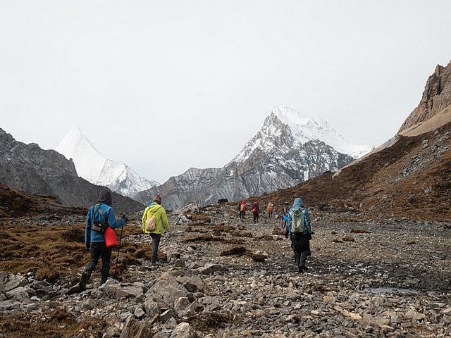 洛克線四川木里亞丁徒步穿越,一生必走的徒步路線