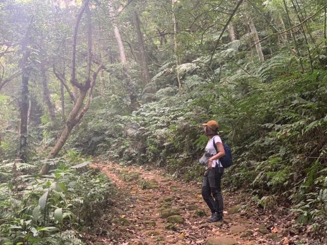 四個(gè)戶外品牌裝備實(shí)測(cè),速干T恤、速干褲、羊毛襪和保溫瓶