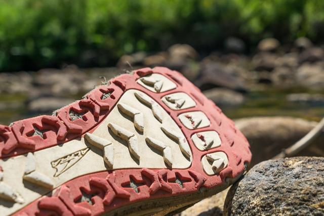 徒步穿什么鞋,怎樣選擇戶外徒步鞋?請看這篇攻略
