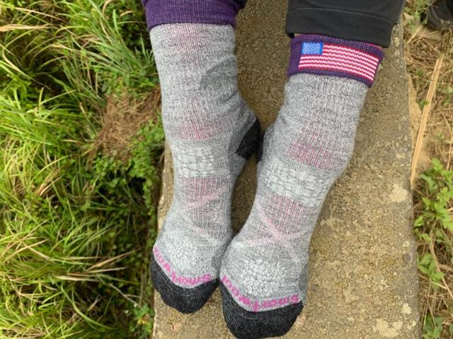 四個(gè)戶外品牌裝備實(shí)測(cè),速干T恤、速干褲、羊毛襪和保溫瓶