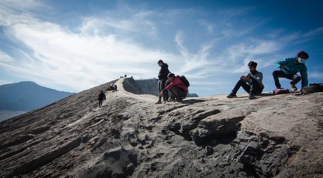 印尼泗水一日游旅行指南,爬布羅莫火山看日出