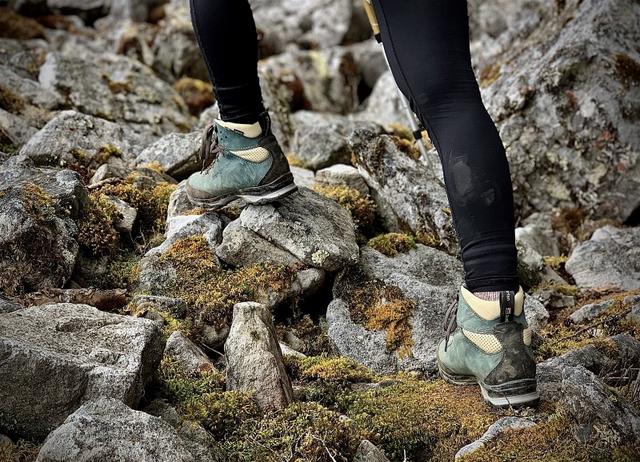 登山鞋推薦,Zamberlan(贊貝拉)防水高幫皮革登山鞋測(cè)評(píng)