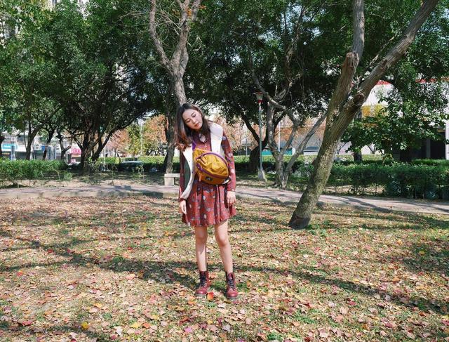 腰包怎么背好看,戶外品牌也可以背出新時尚