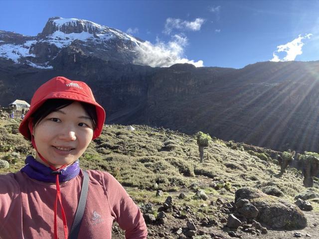 登上非洲之巔乞力馬扎羅山,瑞士Odlo奧遞樂保暖內衣實測
