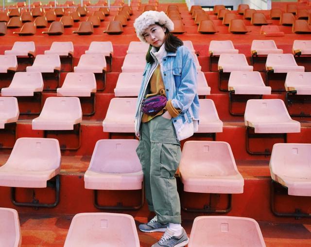 腰包怎么背好看,戶外品牌也可以背出新時尚