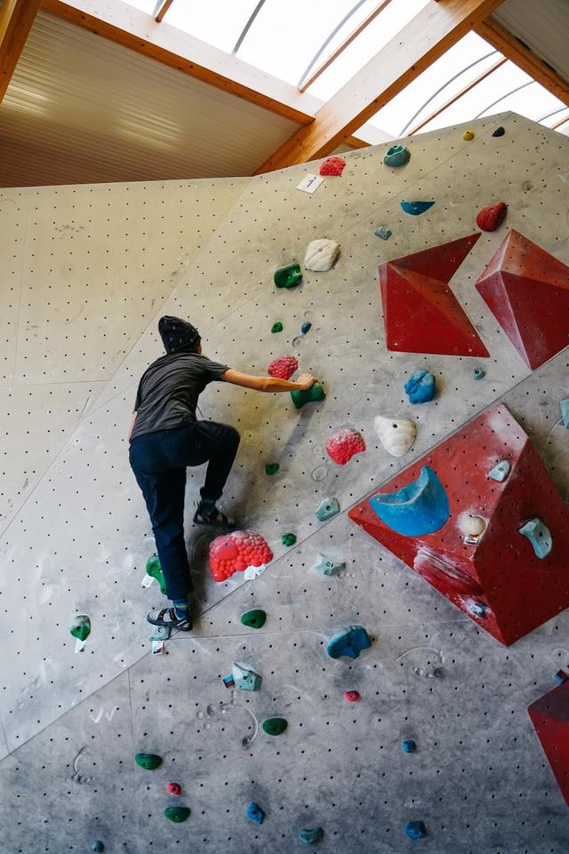 去爬山穿短褲方便還是穿長(zhǎng)褲好?分享兩款戶外速干褲