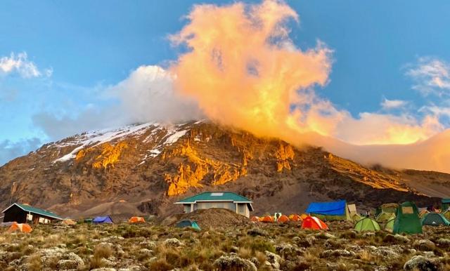 登上非洲之巔乞力馬扎羅山,瑞士Odlo奧遞樂保暖內衣實測