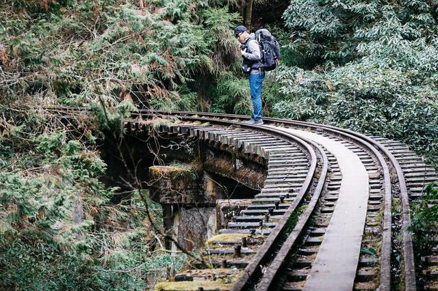 去爬山穿短褲方便還是穿長(zhǎng)褲好?分享兩款戶外速干褲