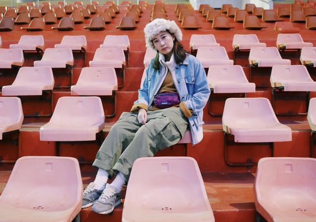 腰包怎么背好看,戶外品牌也可以背出新時尚