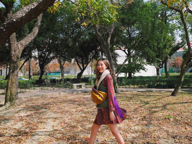 腰包怎么背好看,戶外品牌也可以背出新時尚