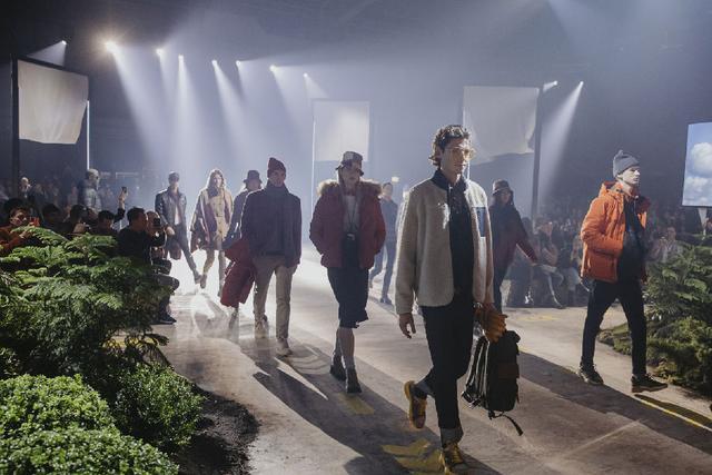 camel active德國(guó)柏林時(shí)裝周沉浸式大秀震撼落幕