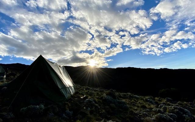 登上非洲之巔乞力馬扎羅山,瑞士Odlo奧遞樂保暖內衣實測