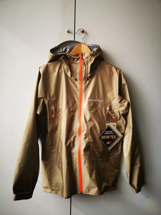 剛買的mont-bell,值得推薦的一款硬殼沖鋒衣