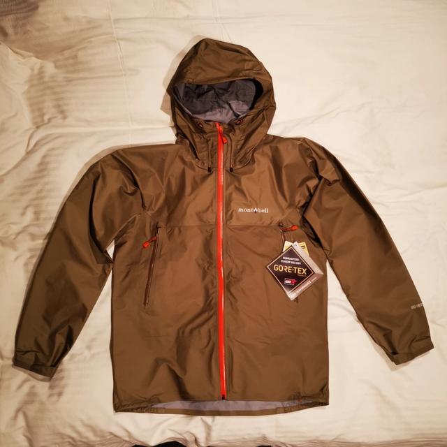 剛買的mont-bell,值得推薦的一款硬殼沖鋒衣