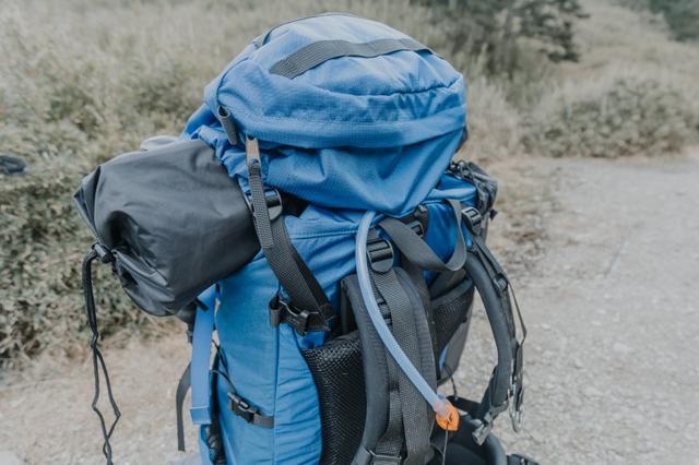 新手戶外裝備指南,實測背包、沖鋒衣、戶外鞋等必備戶外用品