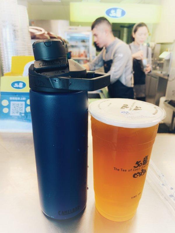 駝峰CamelBak多用途保溫水杯開箱評測,給你不一樣的喝水體驗