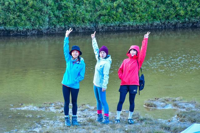 美國的戶外品牌,身穿這件Black Diamond黑鉆沖鋒衣登山和滑雪