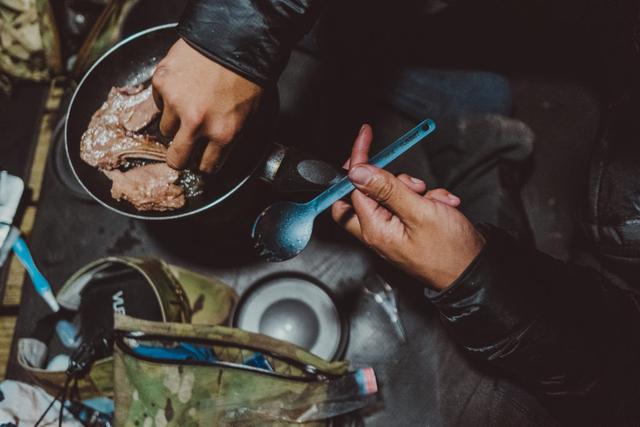 登山吃什么?爬山和露營食物分享