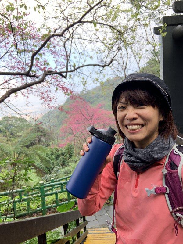 駝峰CamelBak多用途保溫水杯開箱評測,給你不一樣的喝水體驗