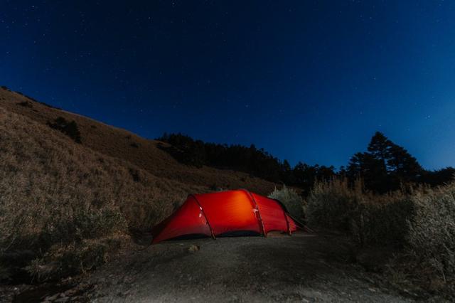 新手戶外裝備指南,實測背包、沖鋒衣、戶外鞋等必備戶外用品