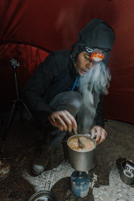 新手戶外裝備指南,實測背包、沖鋒衣、戶外鞋等必備戶外用品