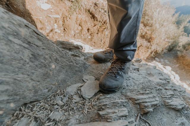 新手戶外裝備指南,實測背包、沖鋒衣、戶外鞋等必備戶外用品